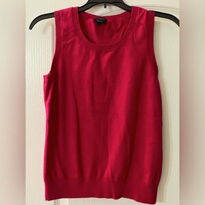 Beautiful soft sleeveless knit top